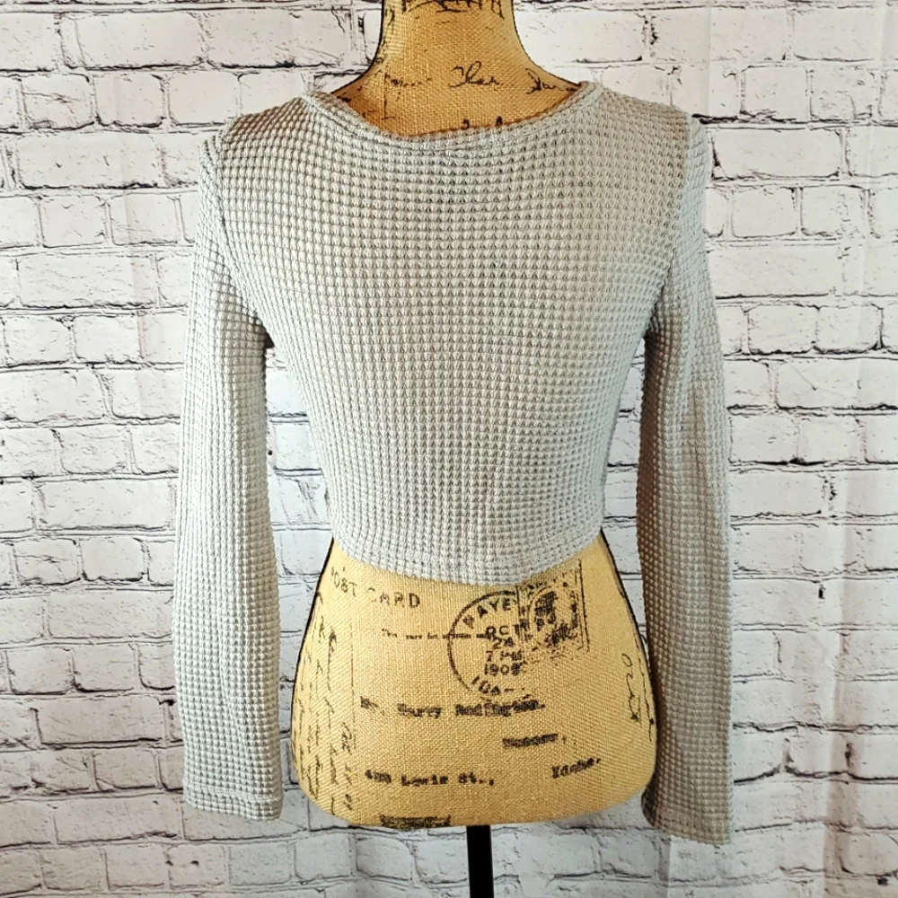 SHEIN Light Gray Waffle Knit Textured Long Sleeve Crop Top Size M - Picture 4 of 8